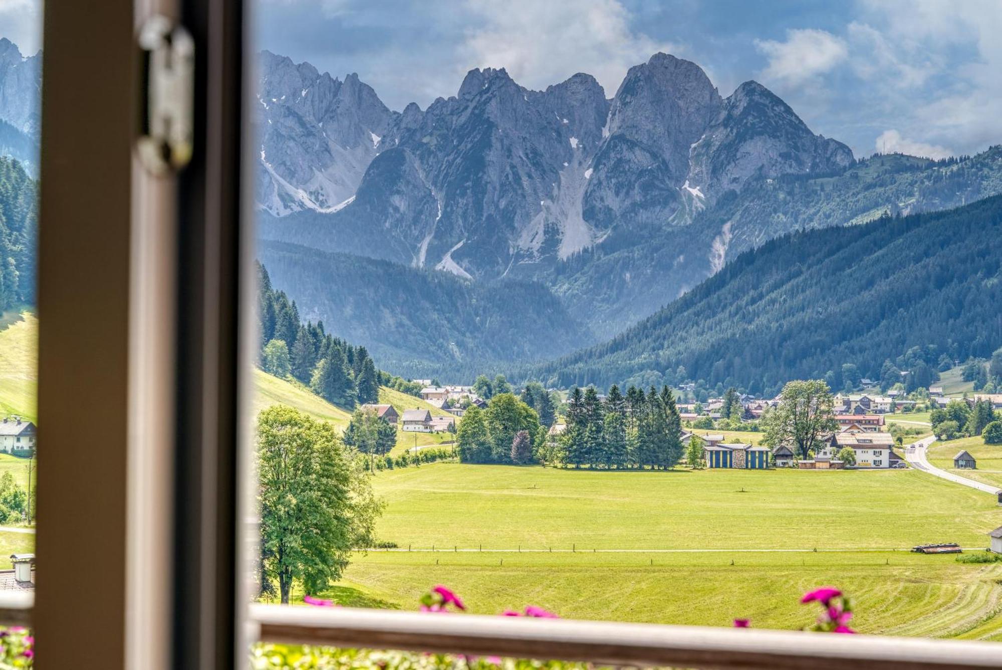 Cooee Alpin Hotel Dachstein Gosau Exterior foto